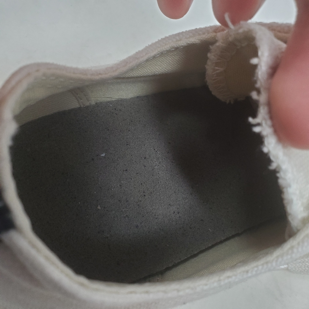 CONVERSE Comme des Garcons Play Emblem Heart Low Top Sneakers Size 7 - Picture 8 of 10